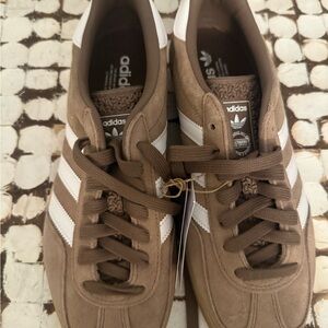 Adidas Men's Tan and White Gazelle Sneakers NWT Men’s 8.5